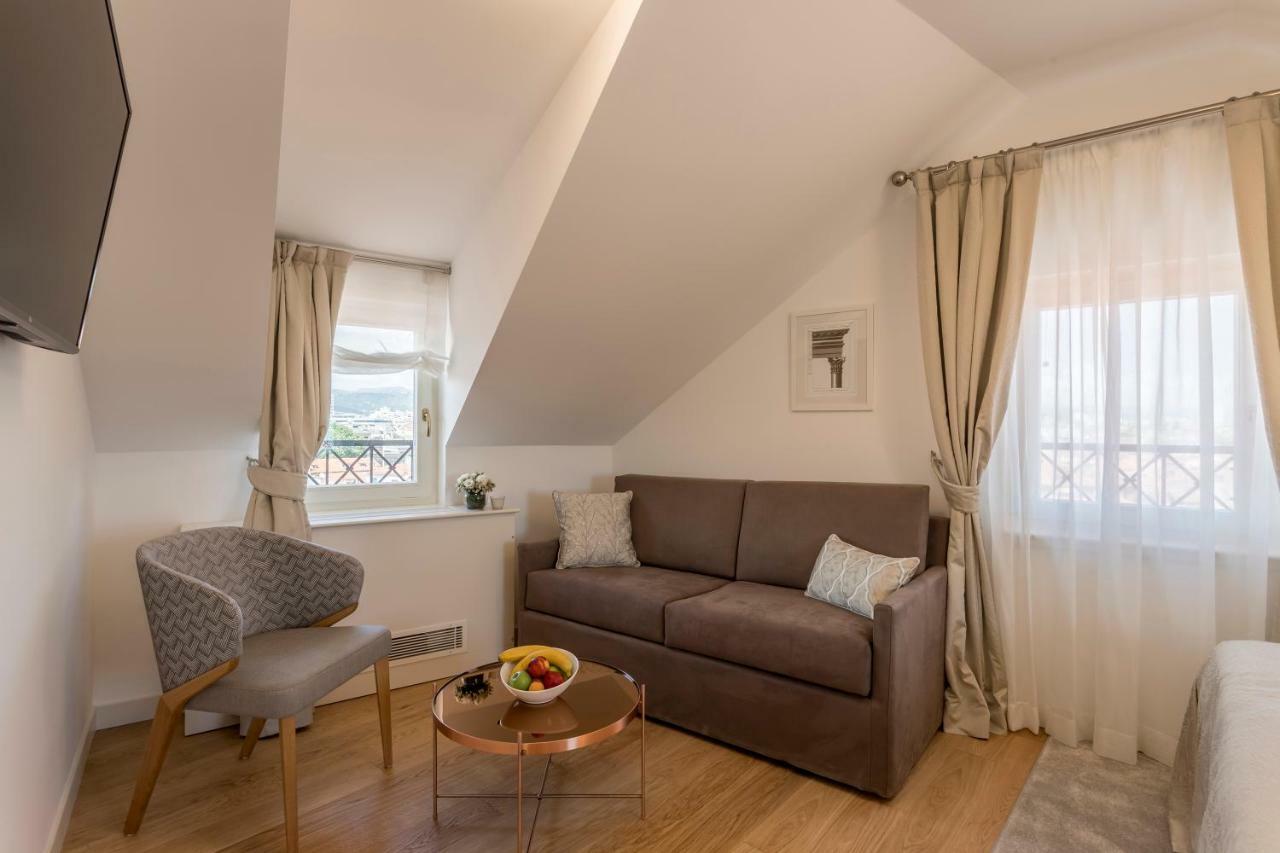 Residence Stine Split Buitenkant foto