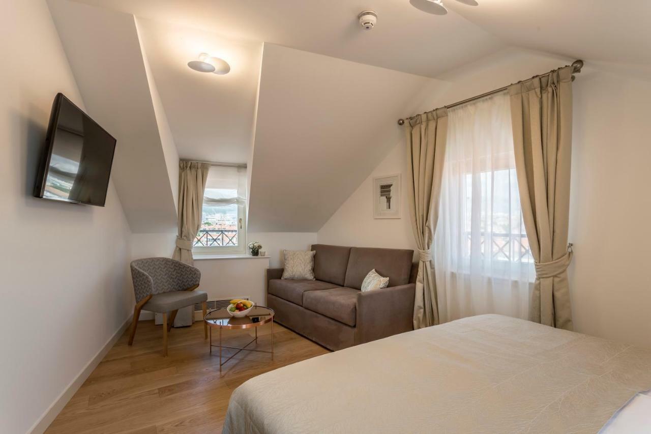 Residence Stine Split Buitenkant foto