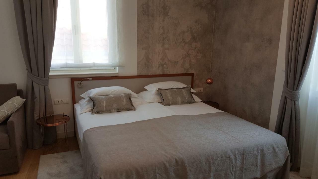 Residence Stine Split Buitenkant foto