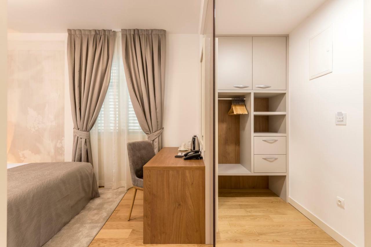 Residence Stine Split Buitenkant foto